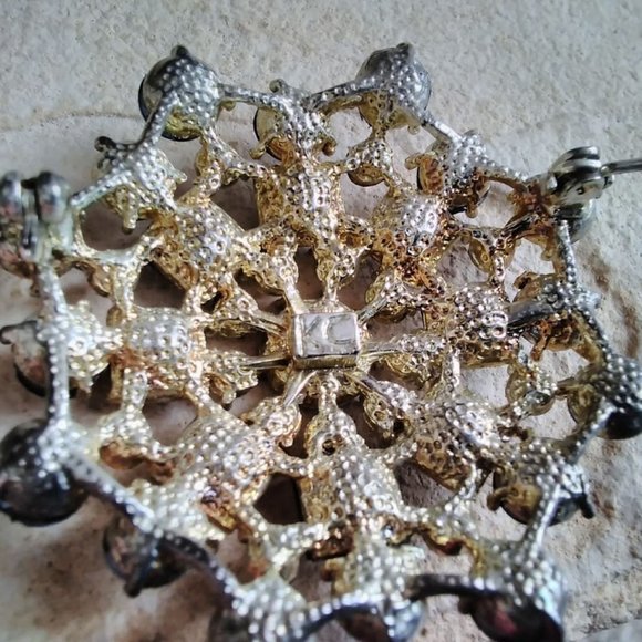 Vintage Pin/Brooch signed KC - Picture 5 of 7